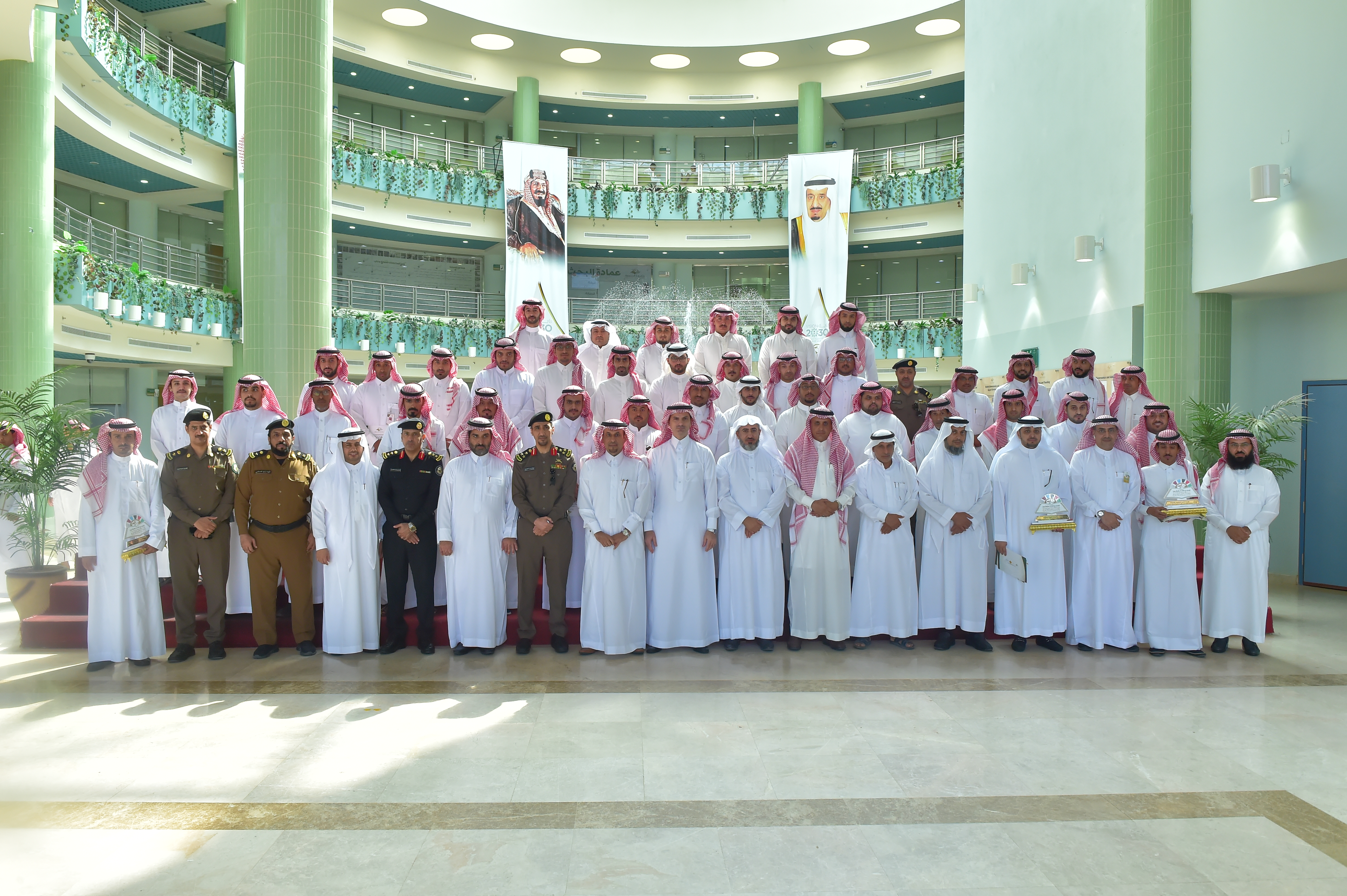 الإدارة العامة للعلاقات والإعلام الجامعي تقيم حفلَ تكريمٍ لل…