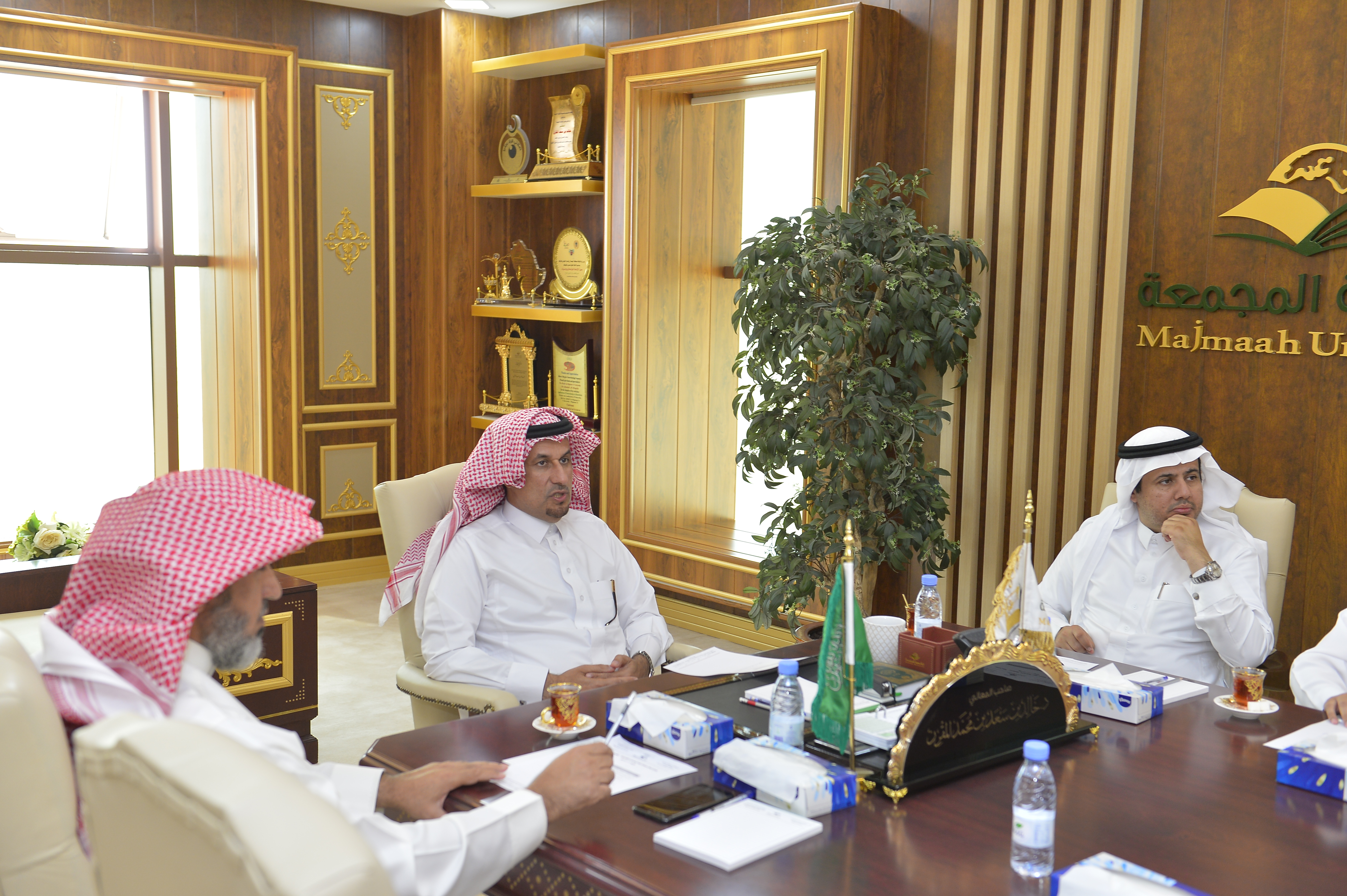 معالي رئيس الجامعة يدشن البوابة الإلكترونية لمركز ذكاء الأعم…