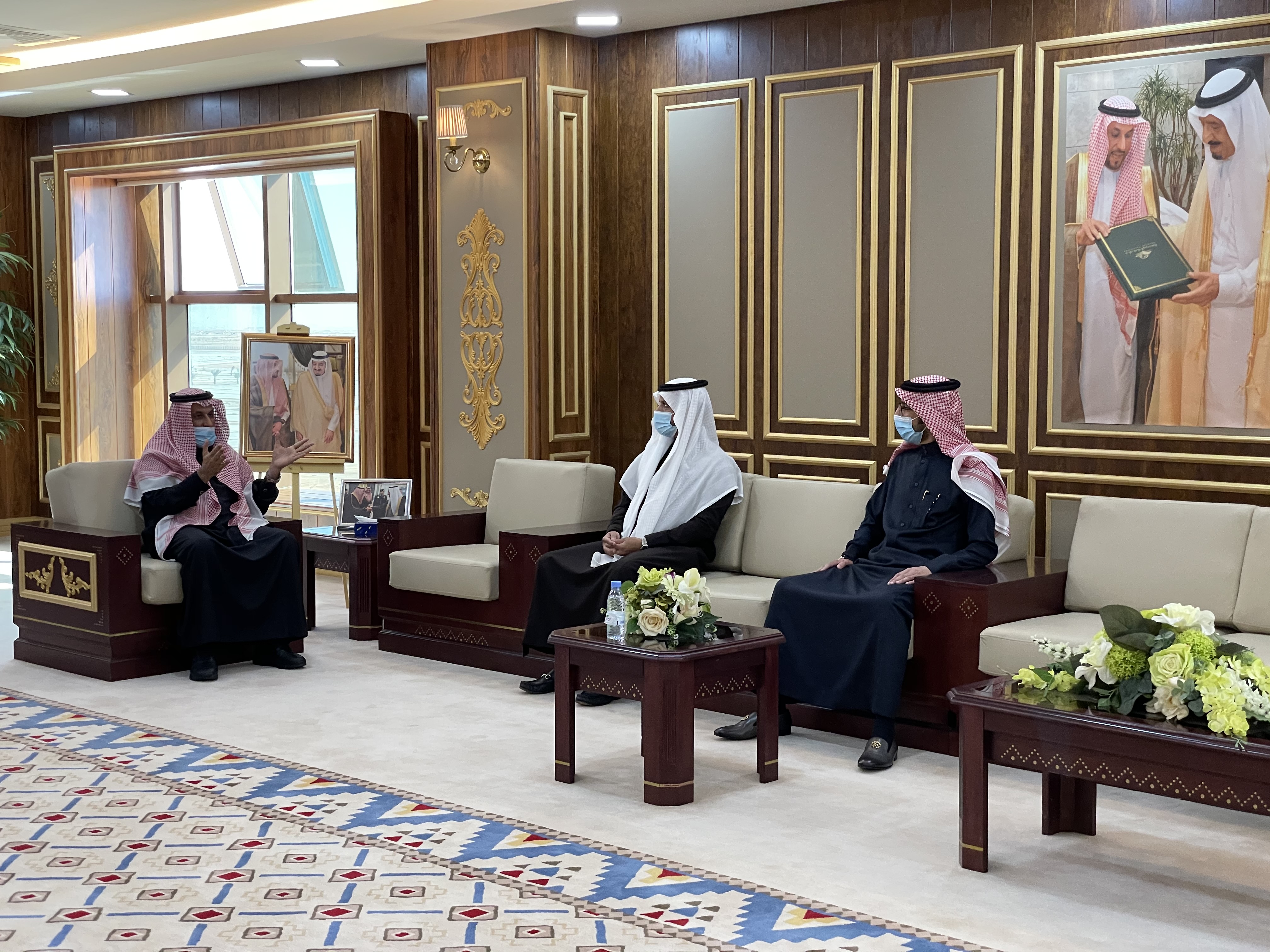 عدد من قيادات وأعضاء هيئة التدريس بكلية الهندسة يحصلون على أ…