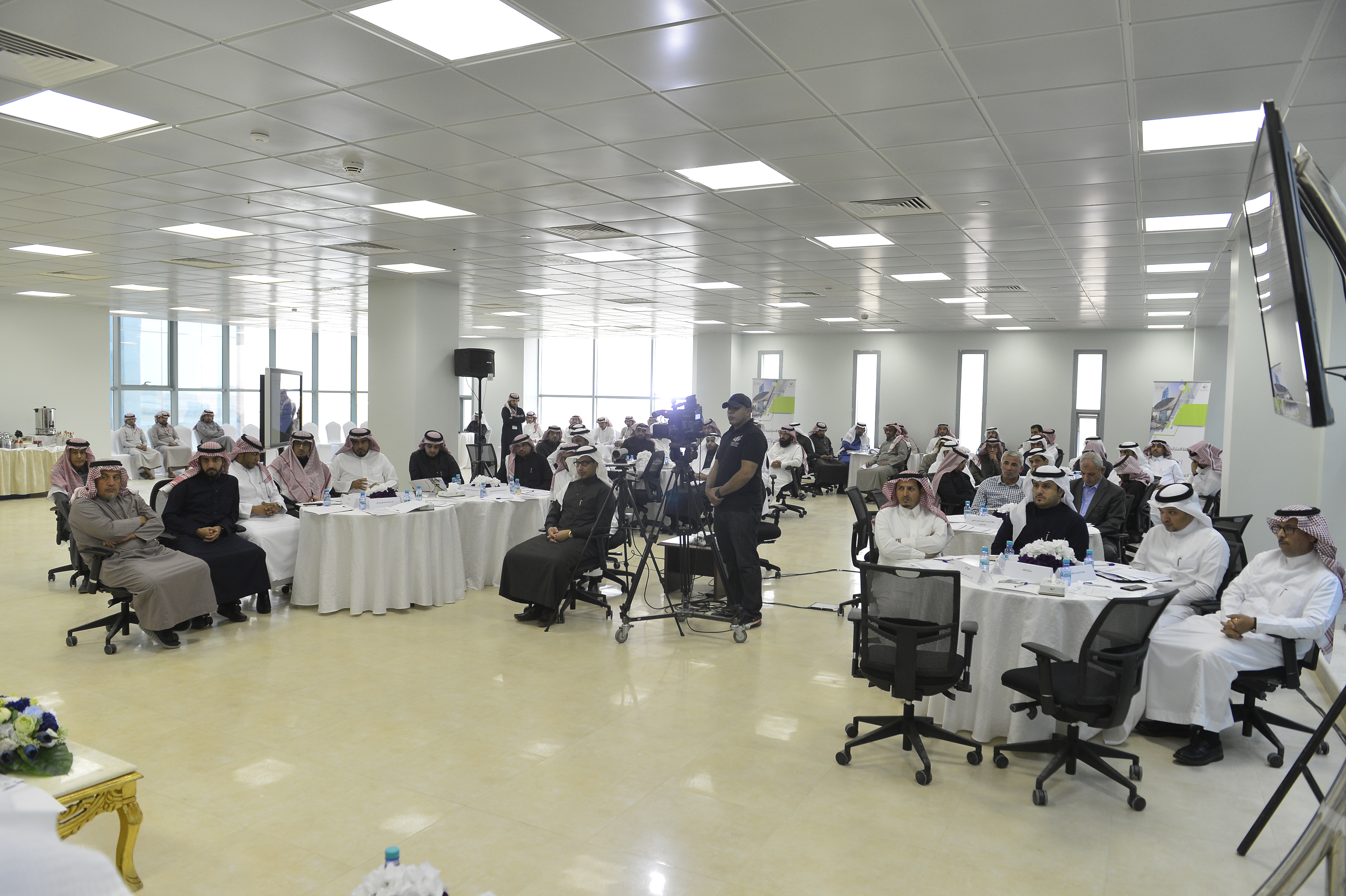 معالي مدير الجامعة يفتتح ورشة عمل دراسة واقع الجامعة ومستقبل…