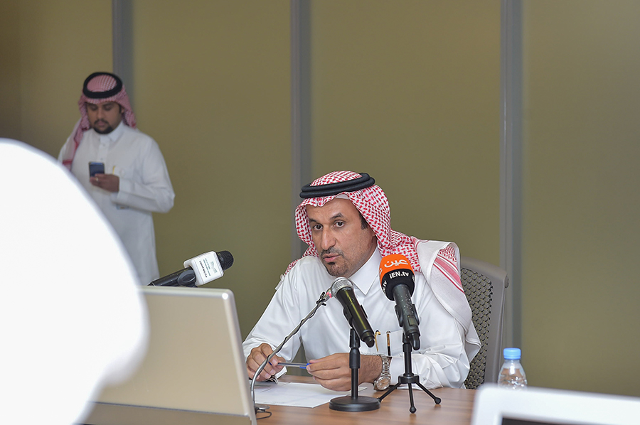 نائب وزير التعليم يدشن نظام مجالس الأمناء الإلكتروني بالجامع…
