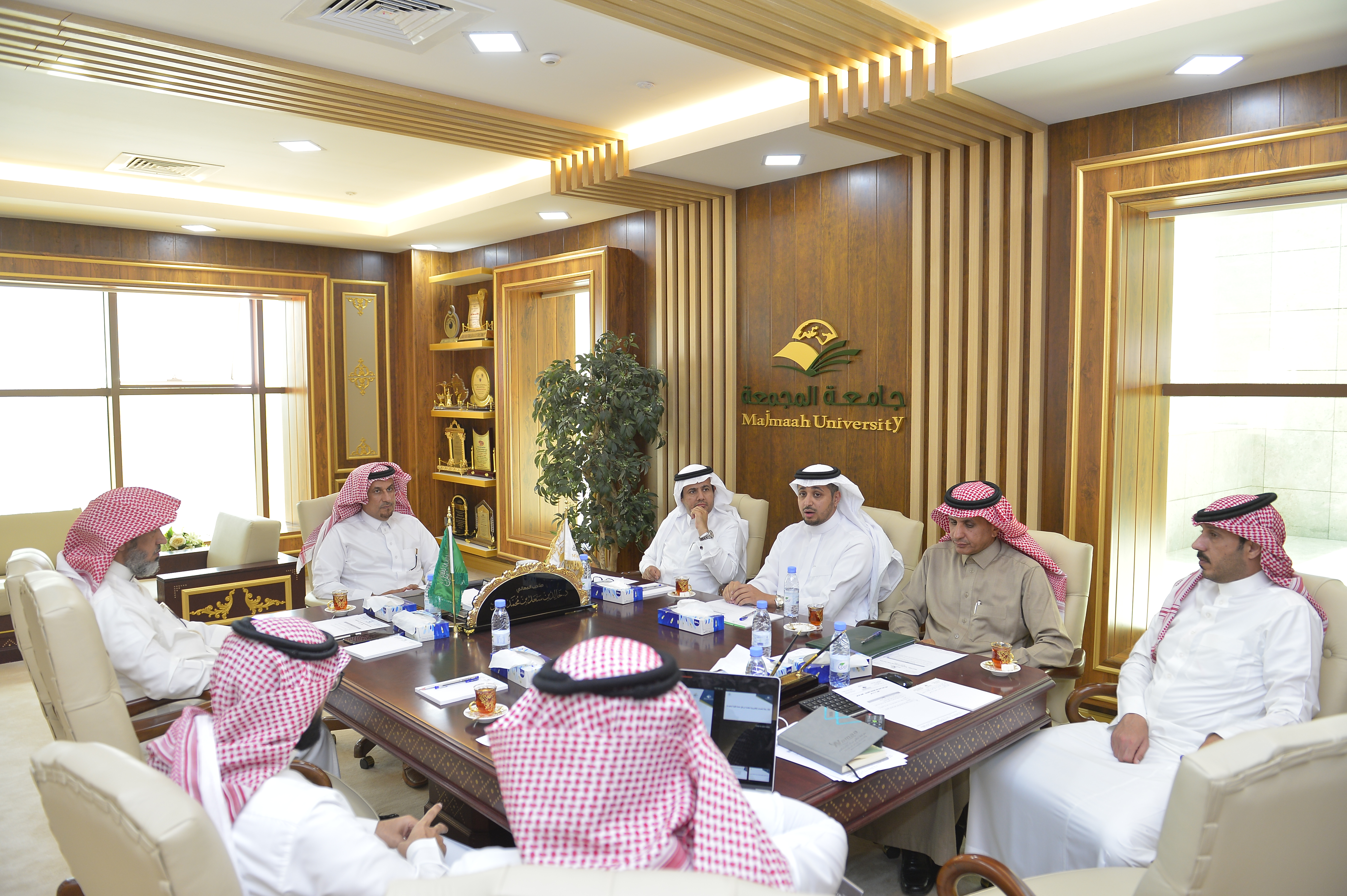 معالي رئيس الجامعة يدشن البوابة الإلكترونية لمركز ذكاء الأعم…