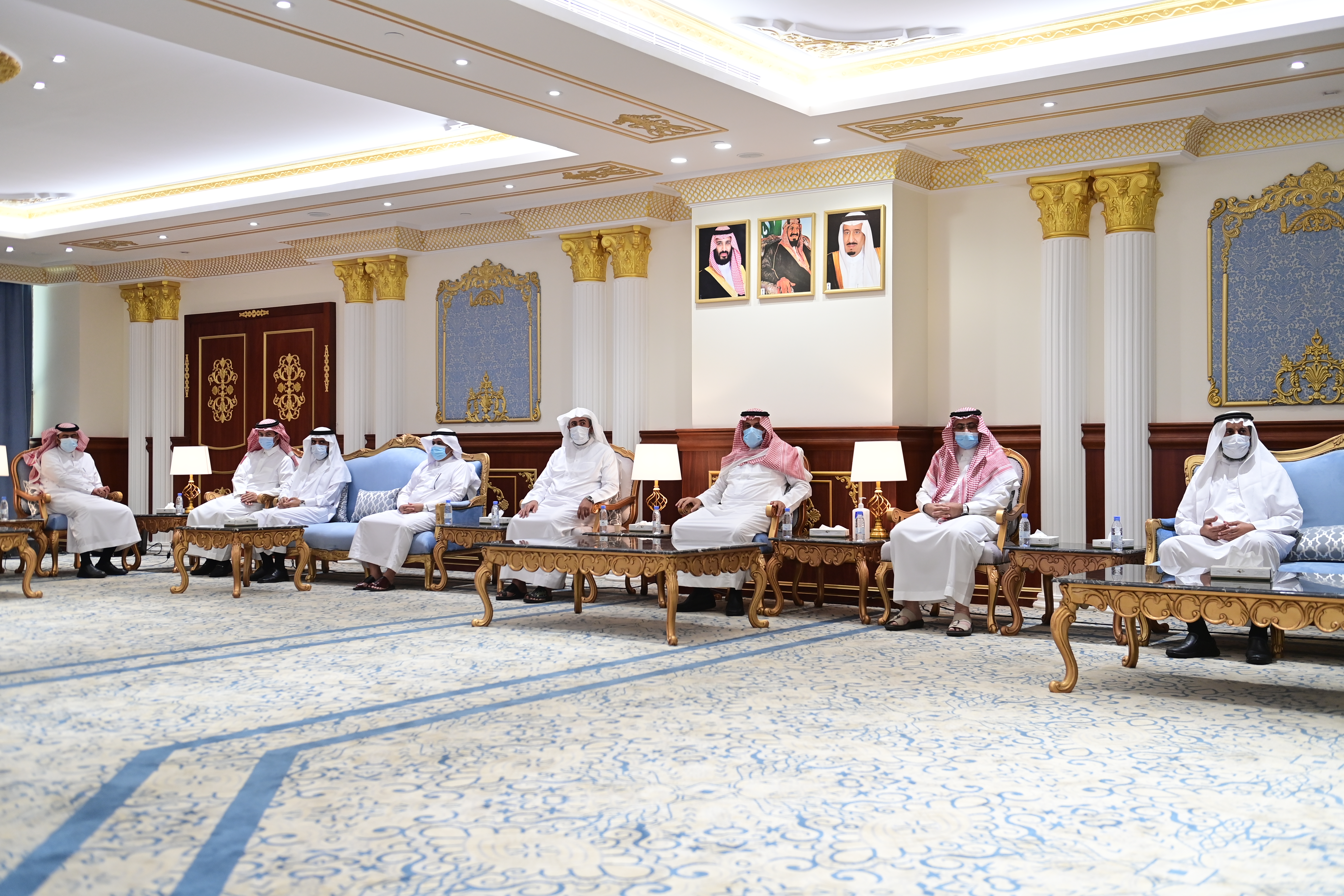 الجامعة توقع عددًا من العقود الجديدة مع المركز الوطني للتقوي…