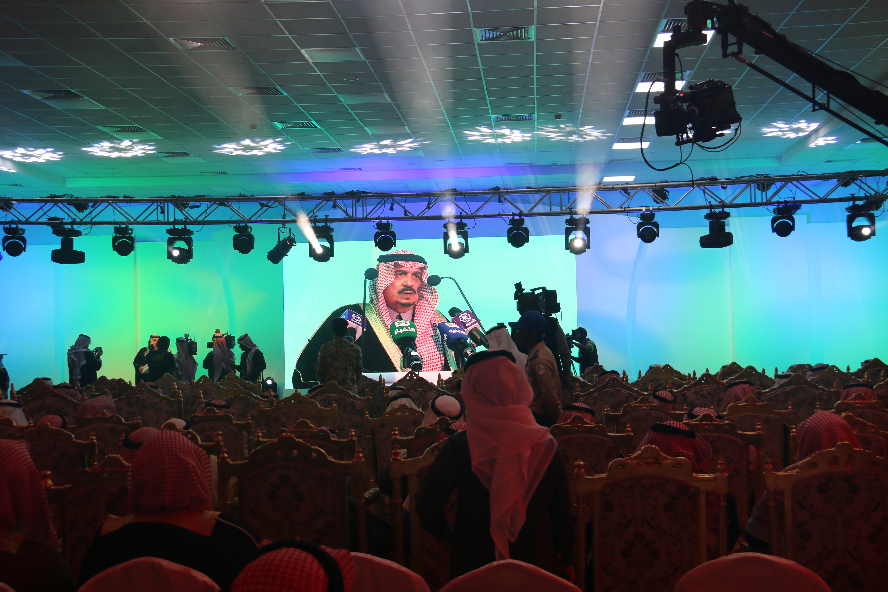 سمو أمير منطقة الرياض يفتتح مشروع كلية العلوم والدراسات الإن…