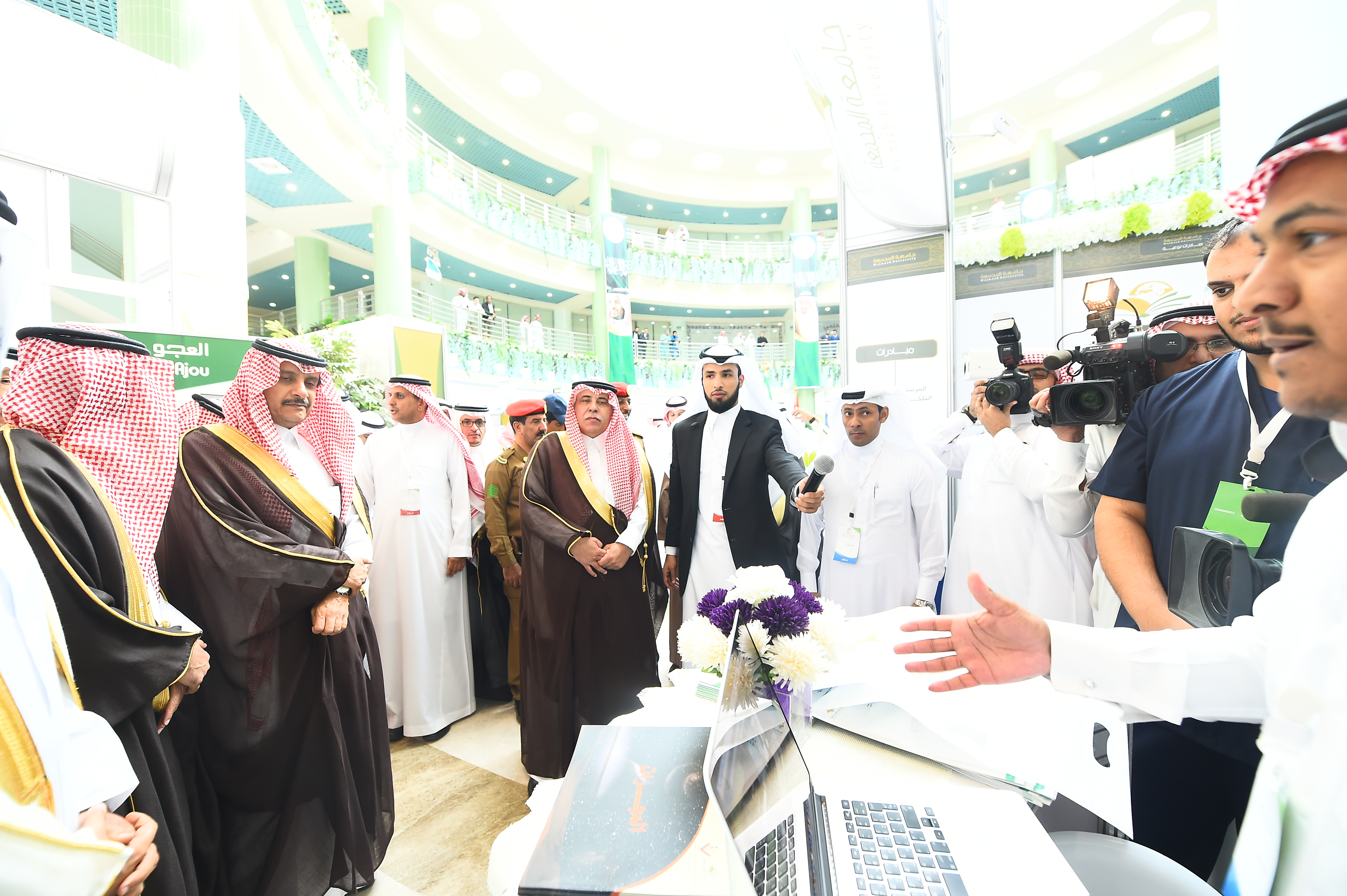 الجامعة تطلق فعاليات ملتقى الجامعات الخليجية والمسؤولية الاج…