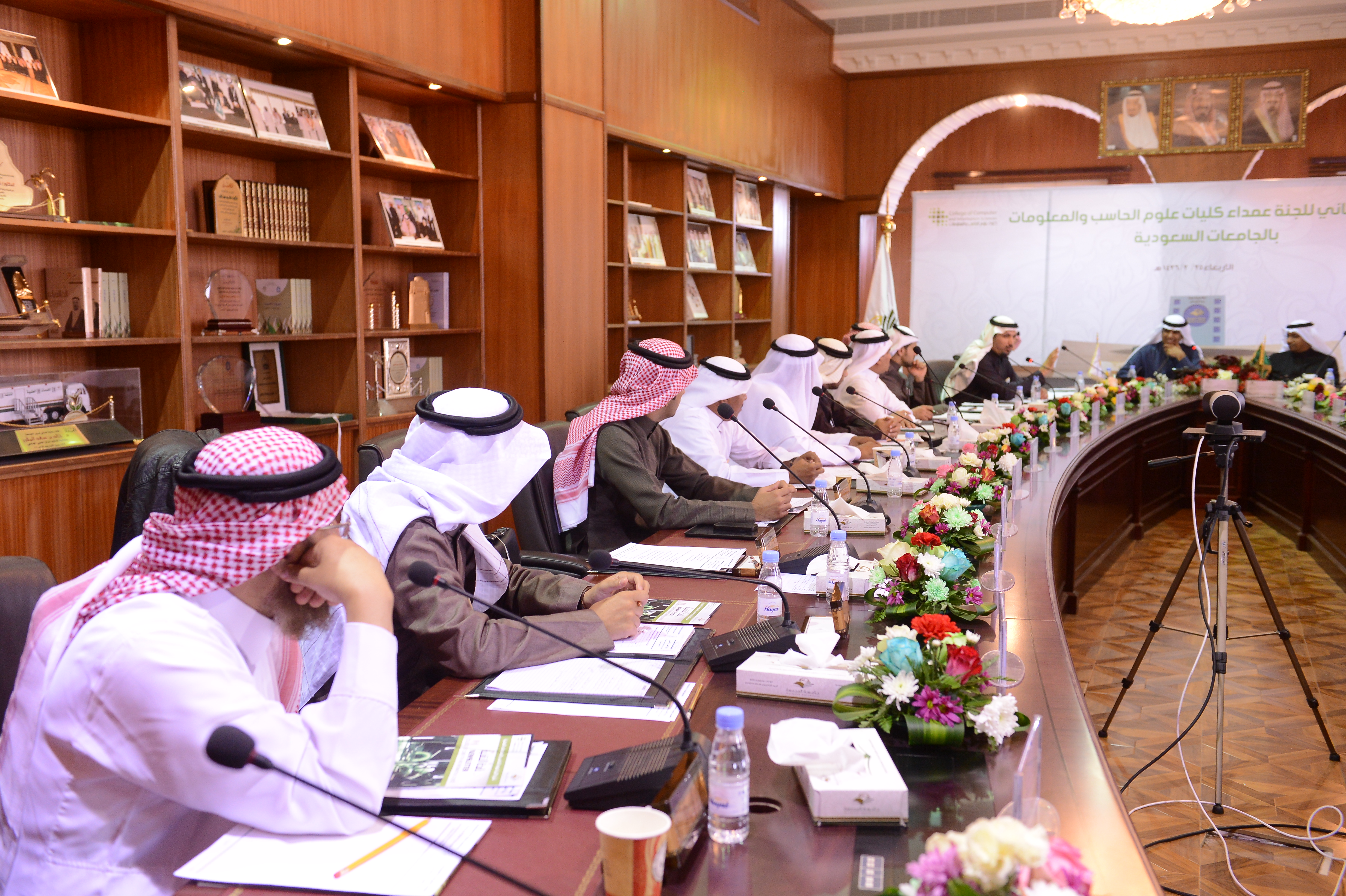 الجامعة تستضيف عمداء كليات علوم الحاسب والمعلومات بالجامعات…