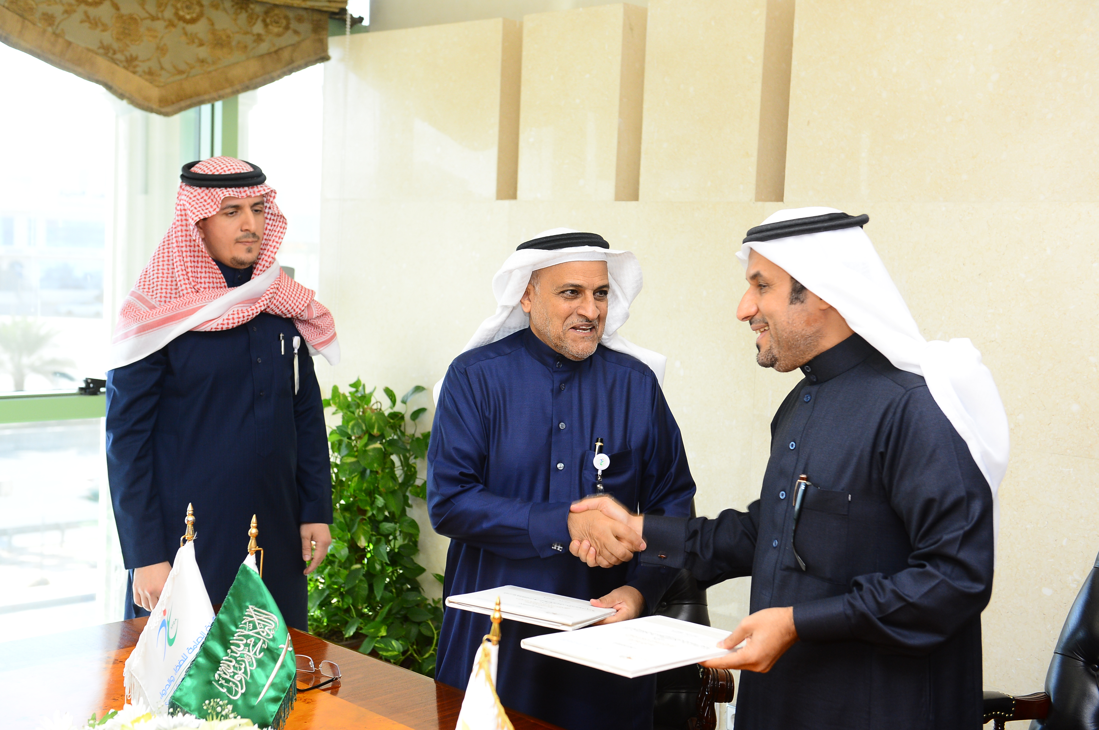 الجامعة توقع اتفاقية مع الهيئة العامة للغذاء والدواء