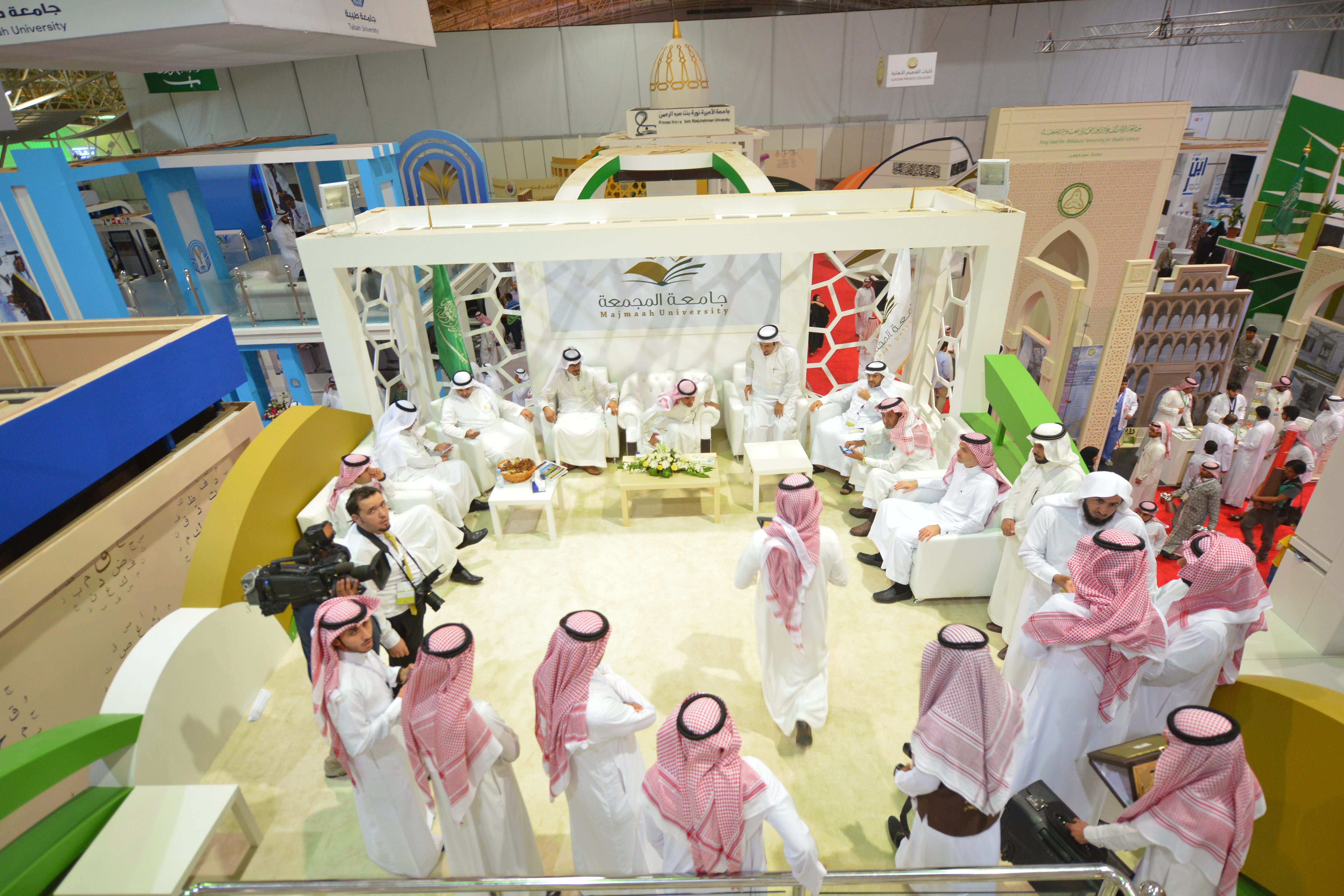 الجامعة تشارك في المعرض والمؤتمر الدولي السادس للتعليم العال…
