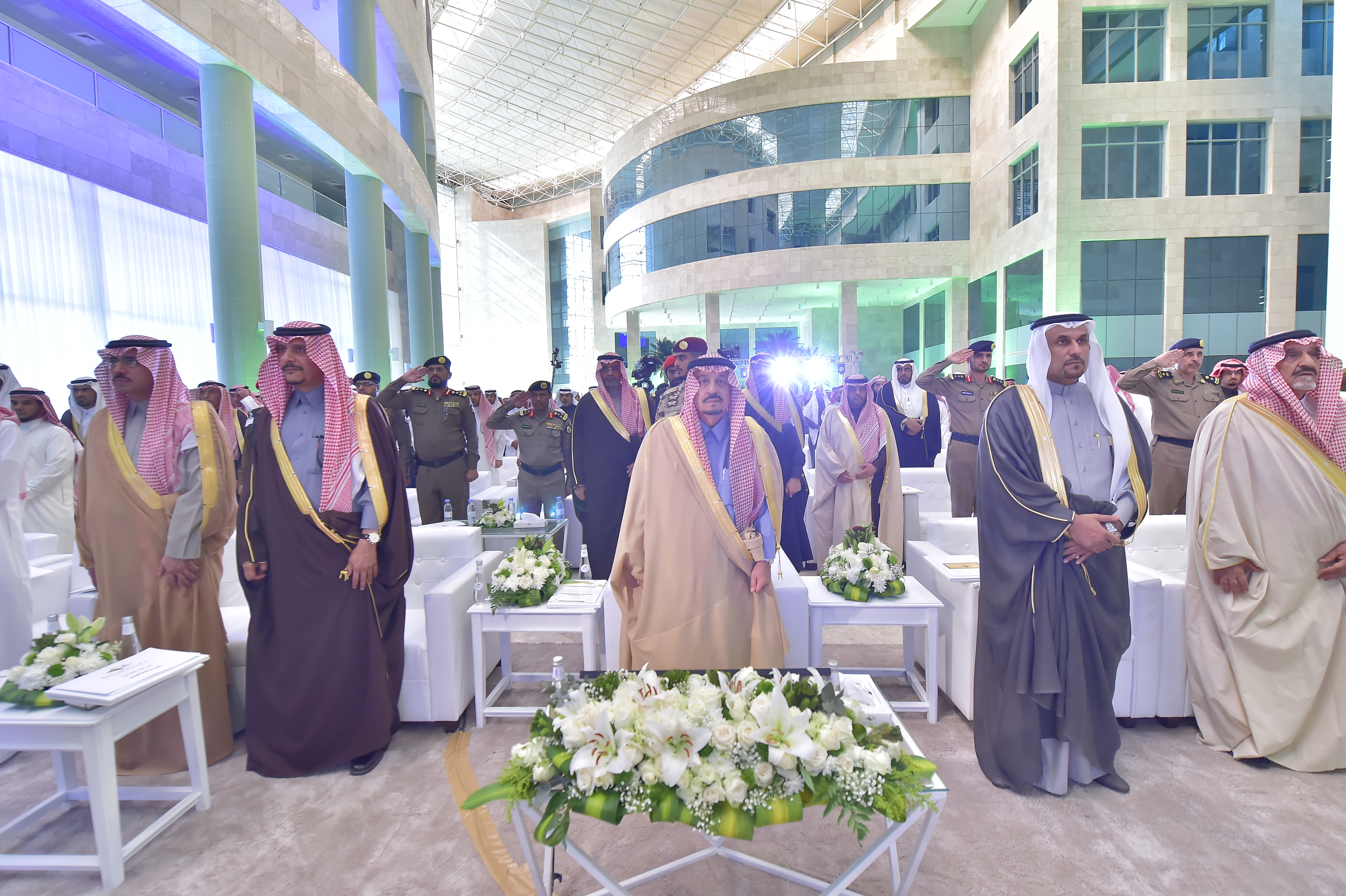 صاحب السمو الملكي الأمير فيصل بن بندر –أمير منطقة الرياض- ير…