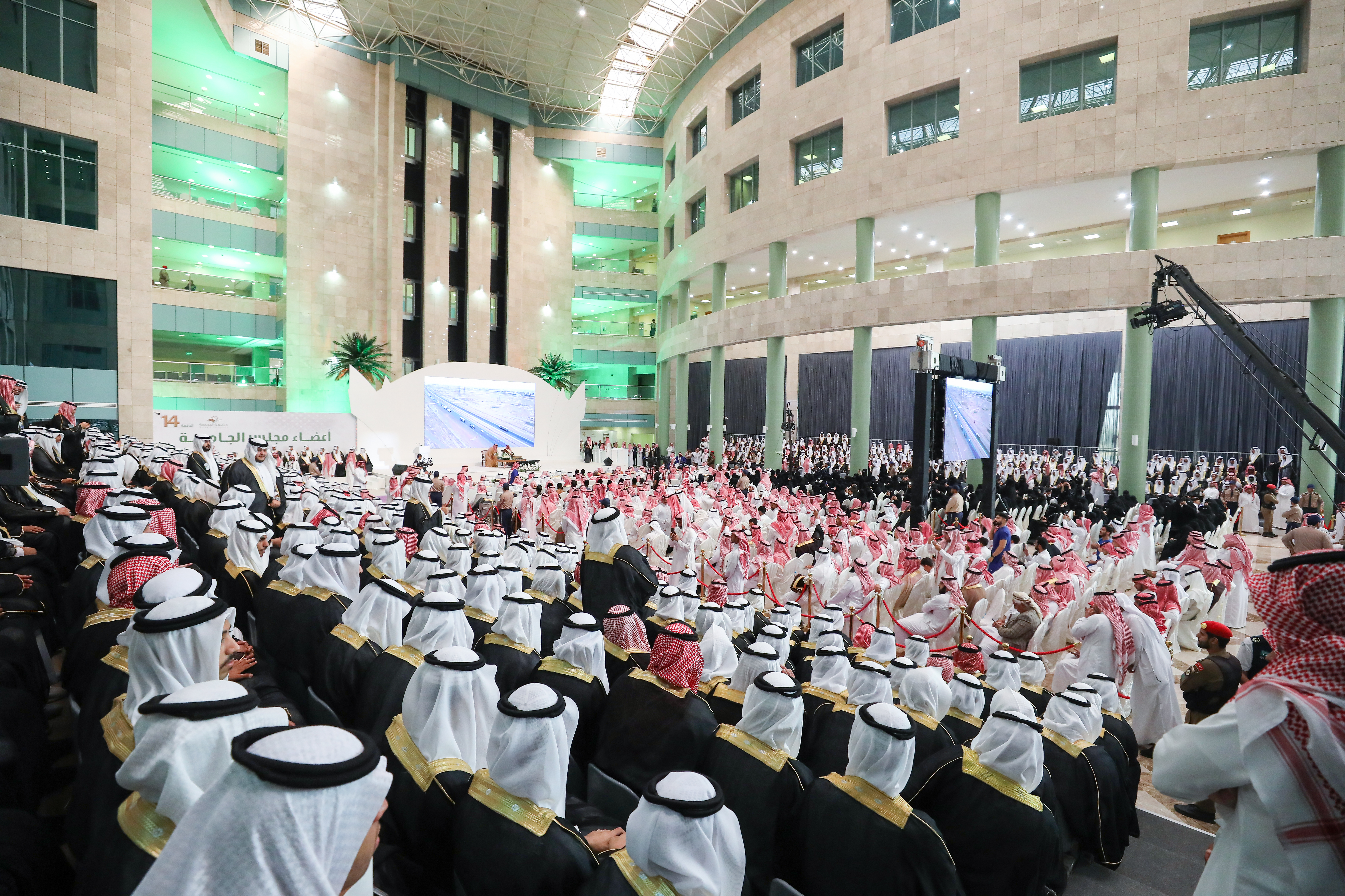 أمير منطقة الرياض يرعى حفل تخريج الدفعة الرابعة عشرة من طلبة…