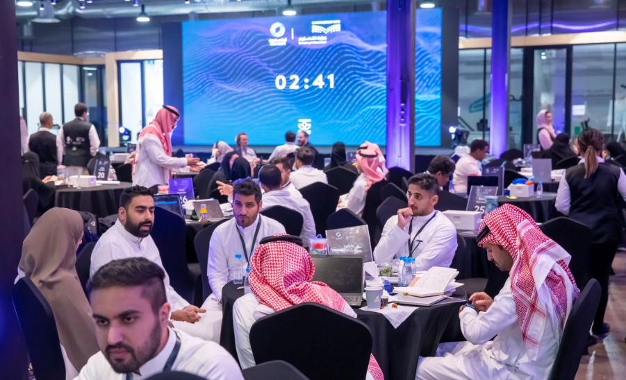 فريقان من الجامعة يشاركان في هاكاثون الريادة في الابتكار الص…