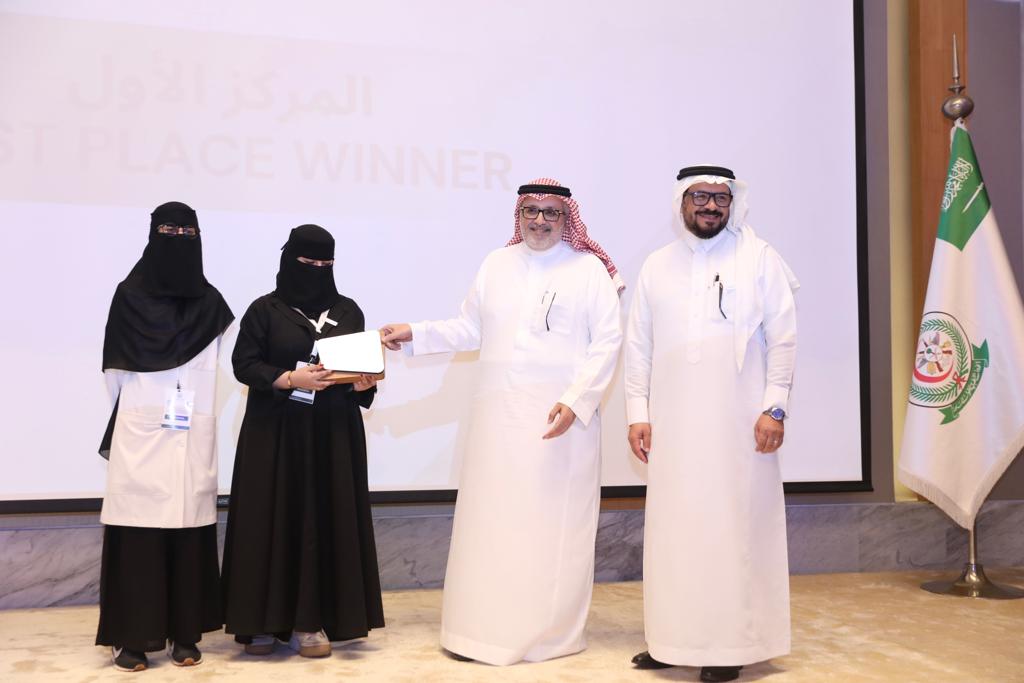 طالبات قسم العلاج الطبيعي والتأهيل الصحي بكلية العلوم الطبية…