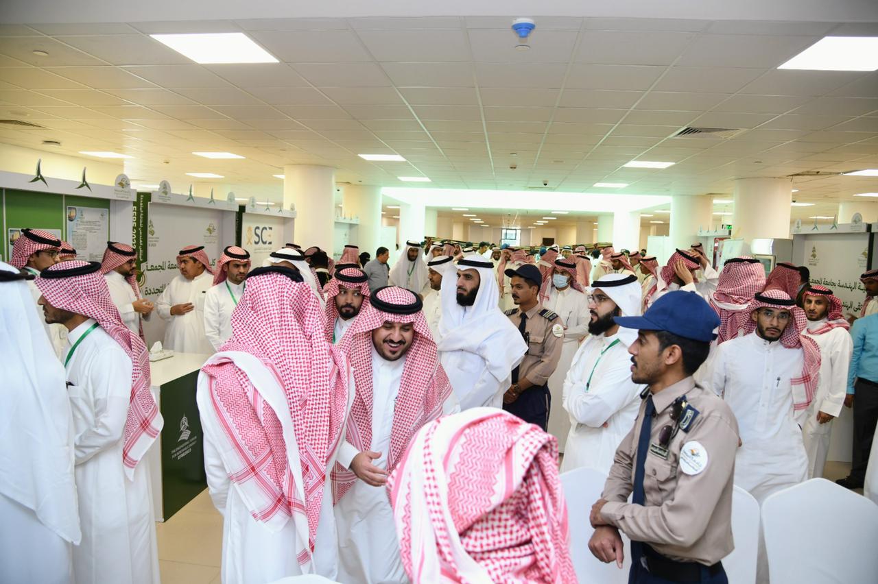 الملتقى الهندسي للطاقة المتجددة بكلية الهندسة