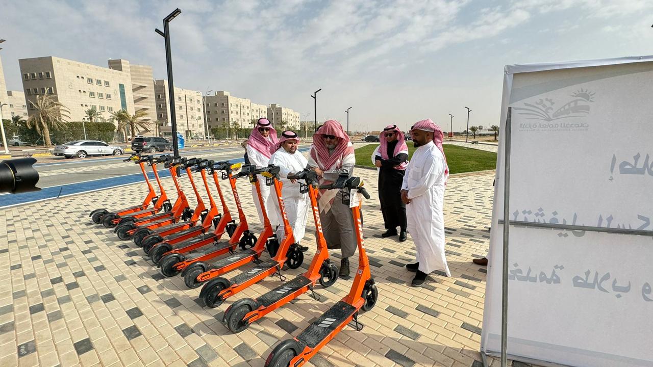 جامعة المجمعة تطلق المبادرة المجتمعية لخدمة السكوترات الكهربائية لطلابها ومنسوبيها