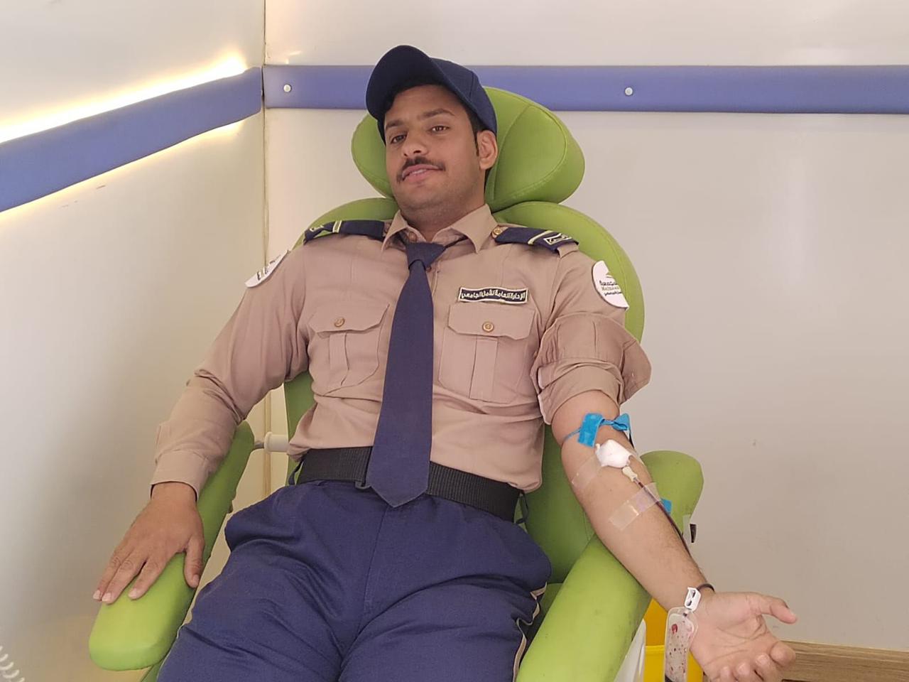 مرصد المسؤولية الاجتماعية يقيم حملة تبرع بالدم بمجمع الكليات للطلاب بجامعة المجمعة