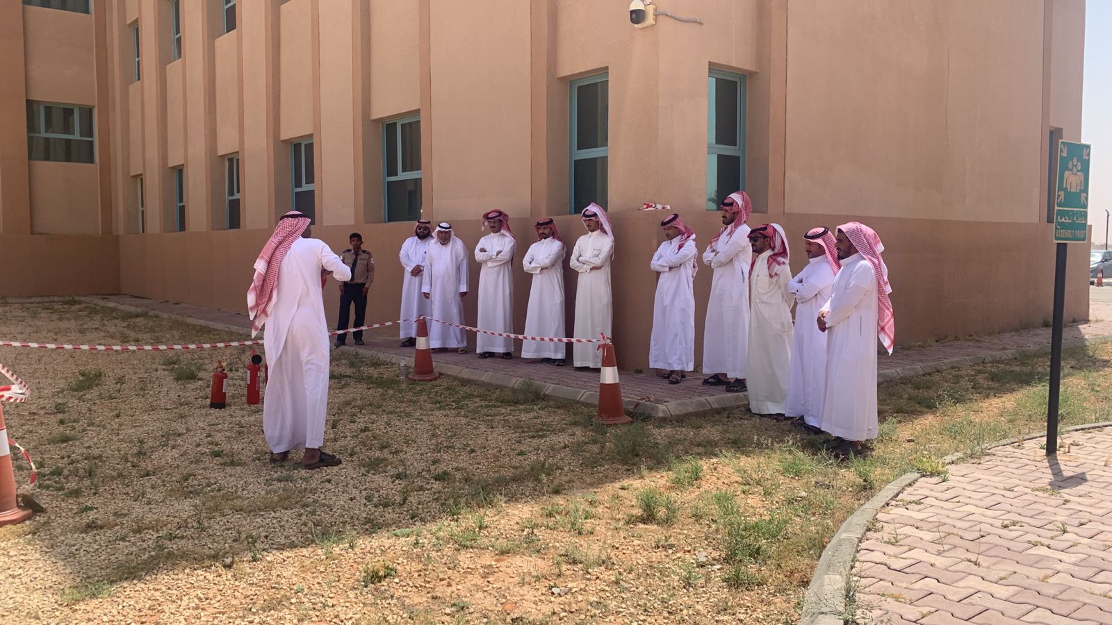 السلامة تُنفذ دورات تدريبية لكيفية التعامل مع وسائل السلامة