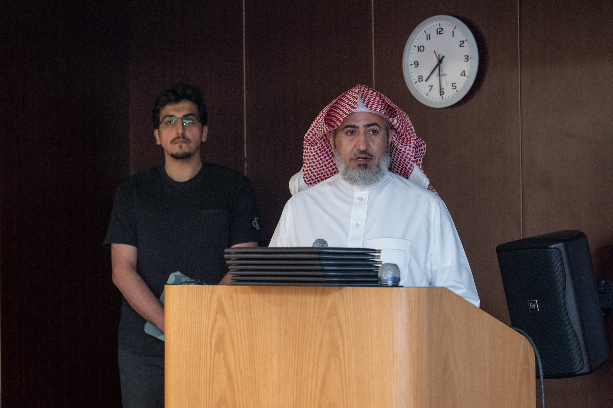وكيل الجامعة للتنمية والاستثمار يحضر ختام برنامج اساسيات علاج الطب التقويمي