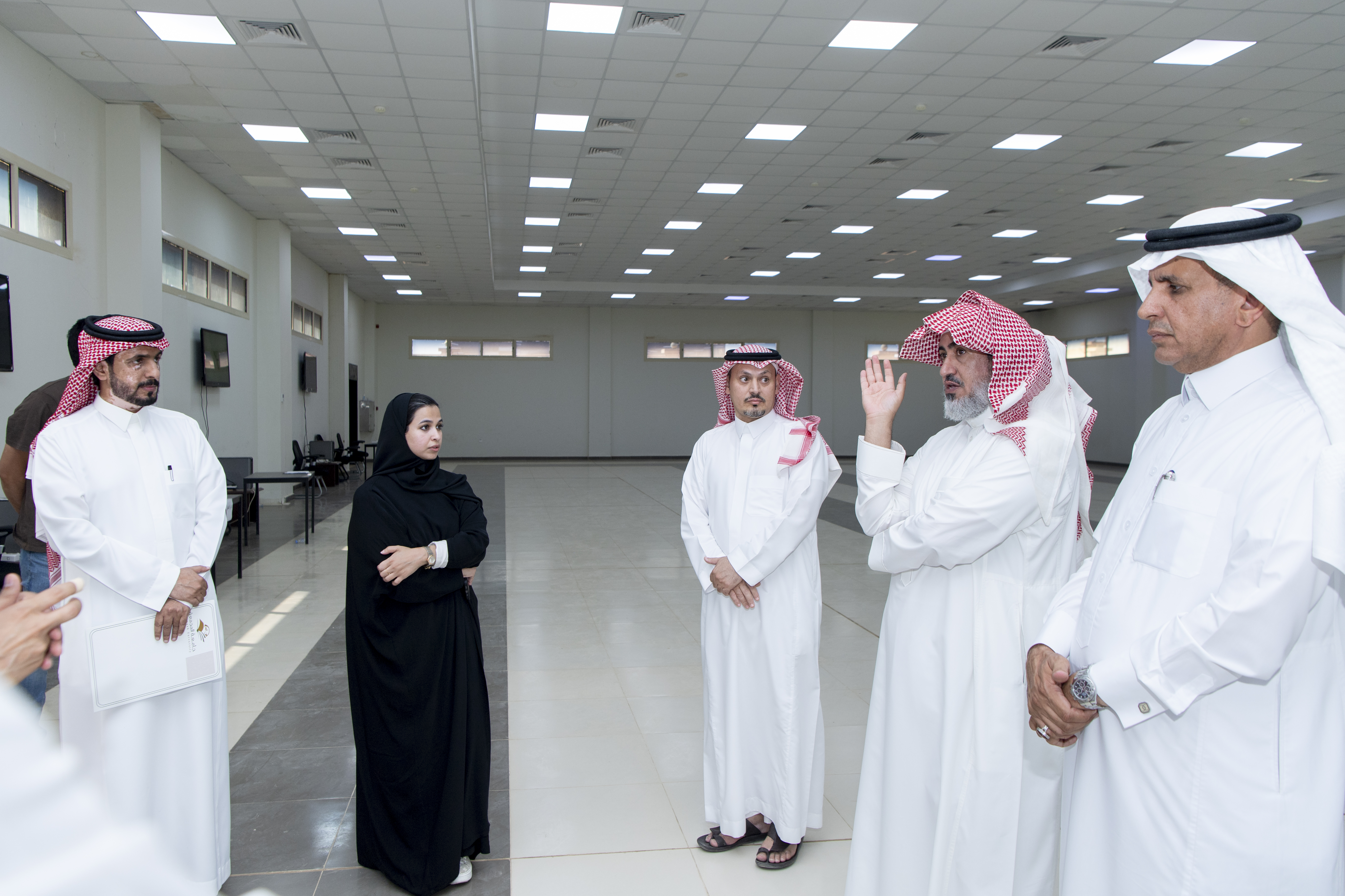 وكيل الجامعة للتنمية والاستثمار يتفقد مقر كلية التمريض بحوطة سدير