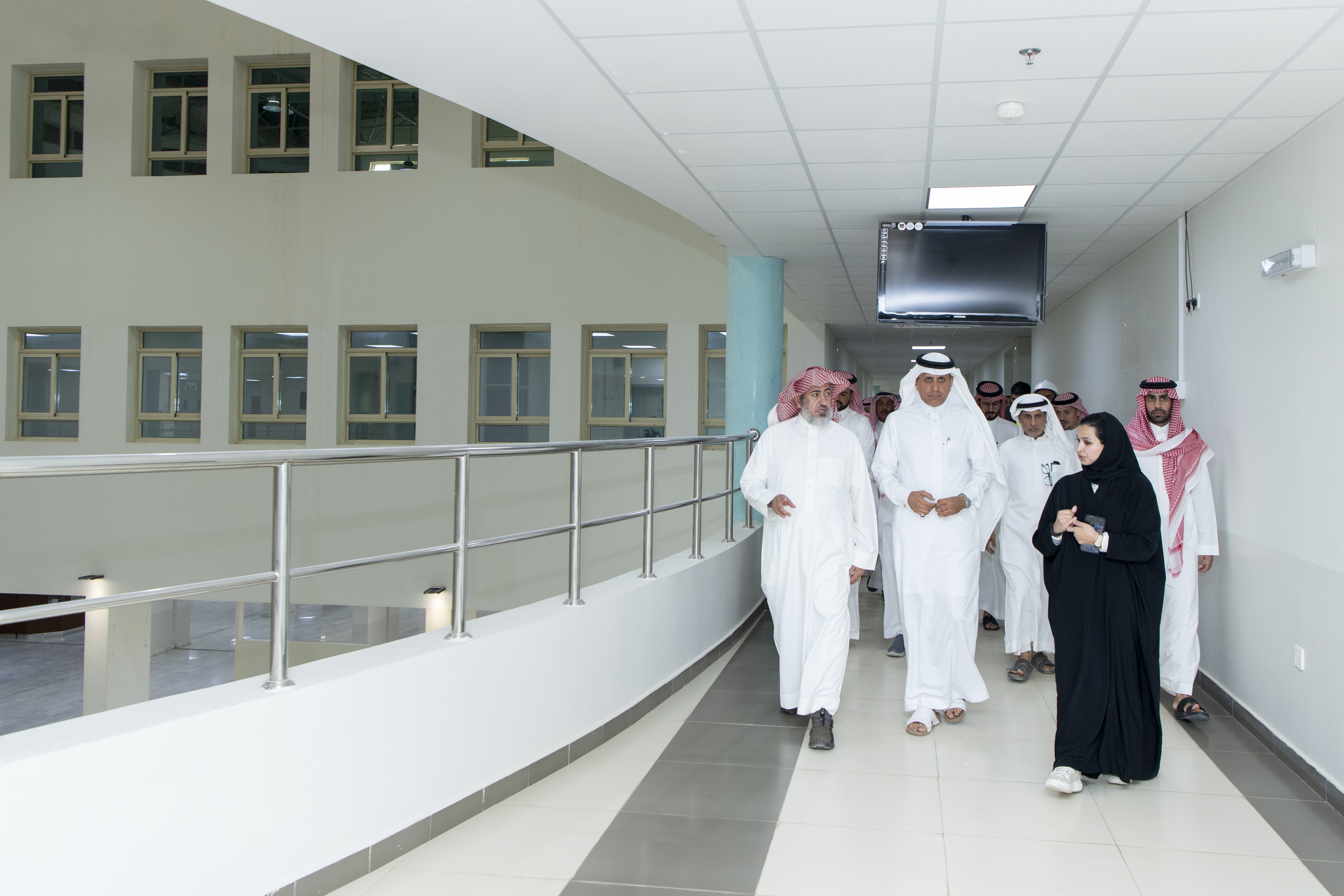 وكيل الجامعة للتنمية والاستثمار يتفقد مقر كلية التمريض بحوطة سدير