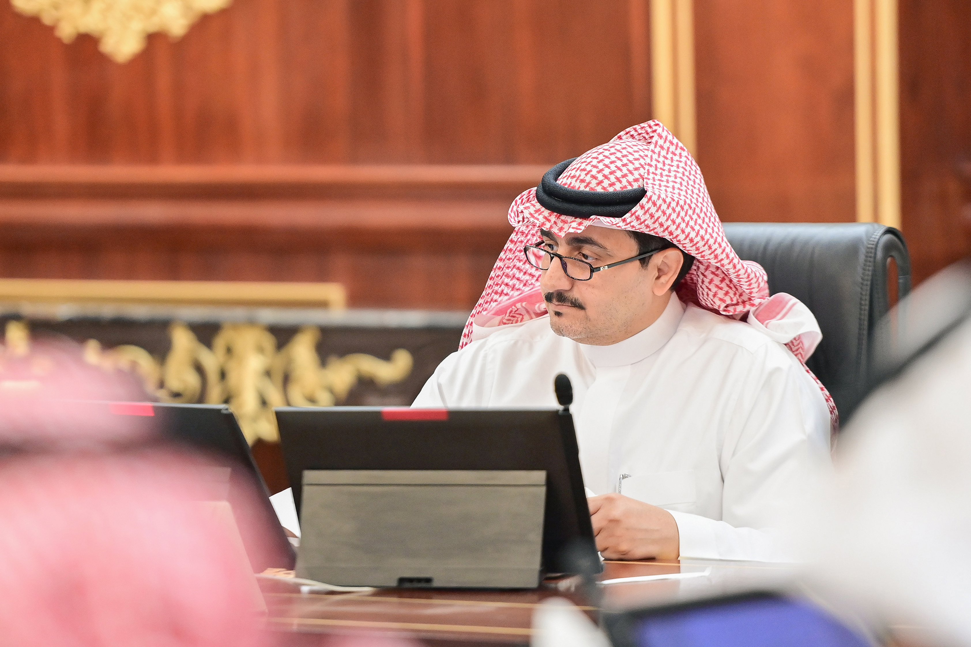 رئيس الجامعة يترأس مجلس الجامعة في جلسته الأولى للعام الجامعي 1446هـ