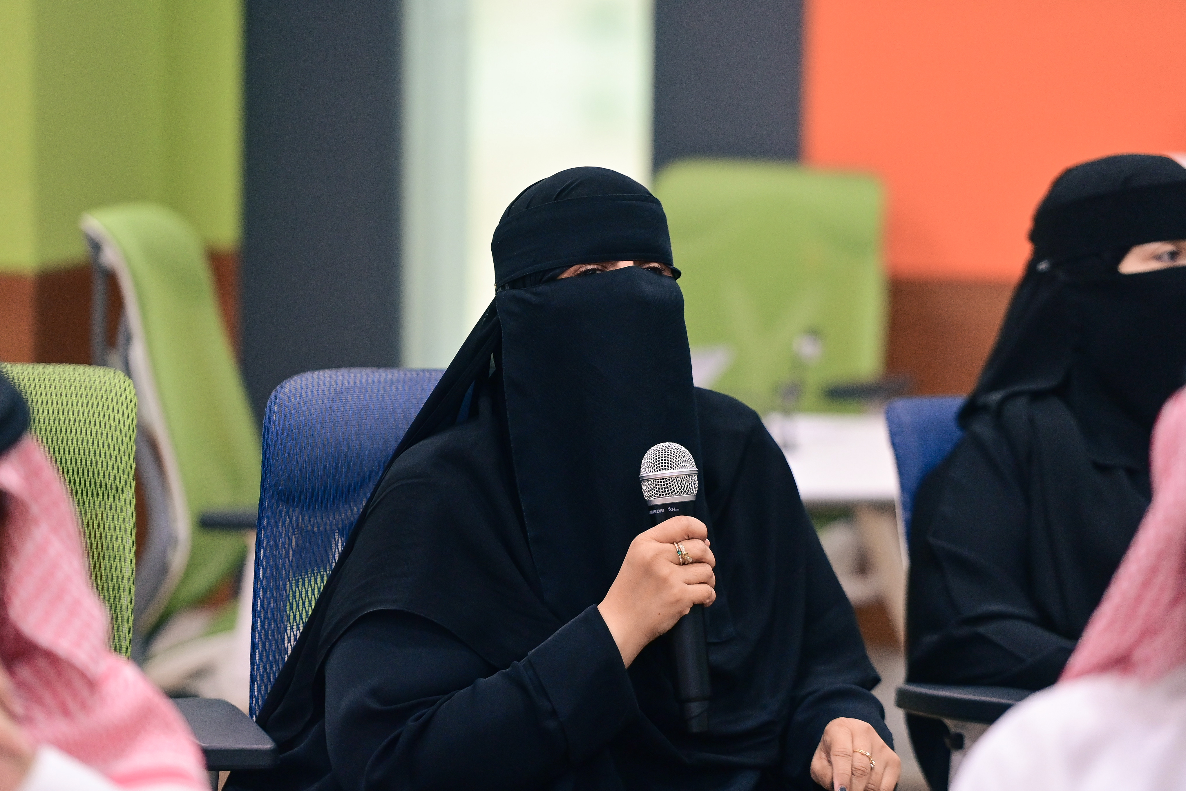 جانباً من المتحدثين في ورشة أعمال بناء الخطة الاستراتيجية الرابعة 