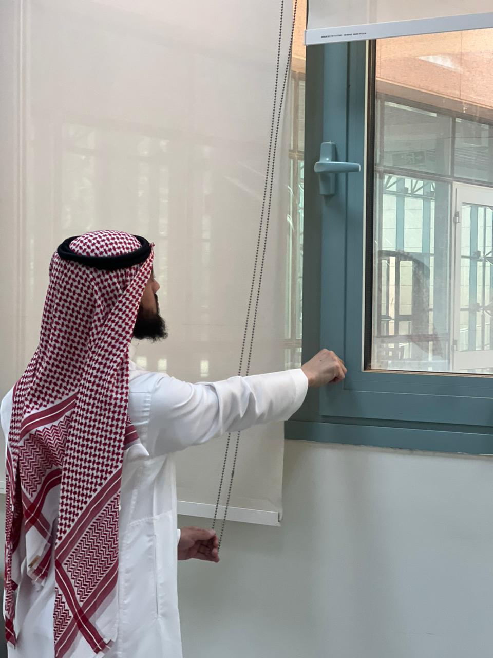 الإدارة تُنفذ جولات ميدانية لمتابعة اشتراطات السلامة و الصحة المهنية و البيئة بمقرات الجامعة
