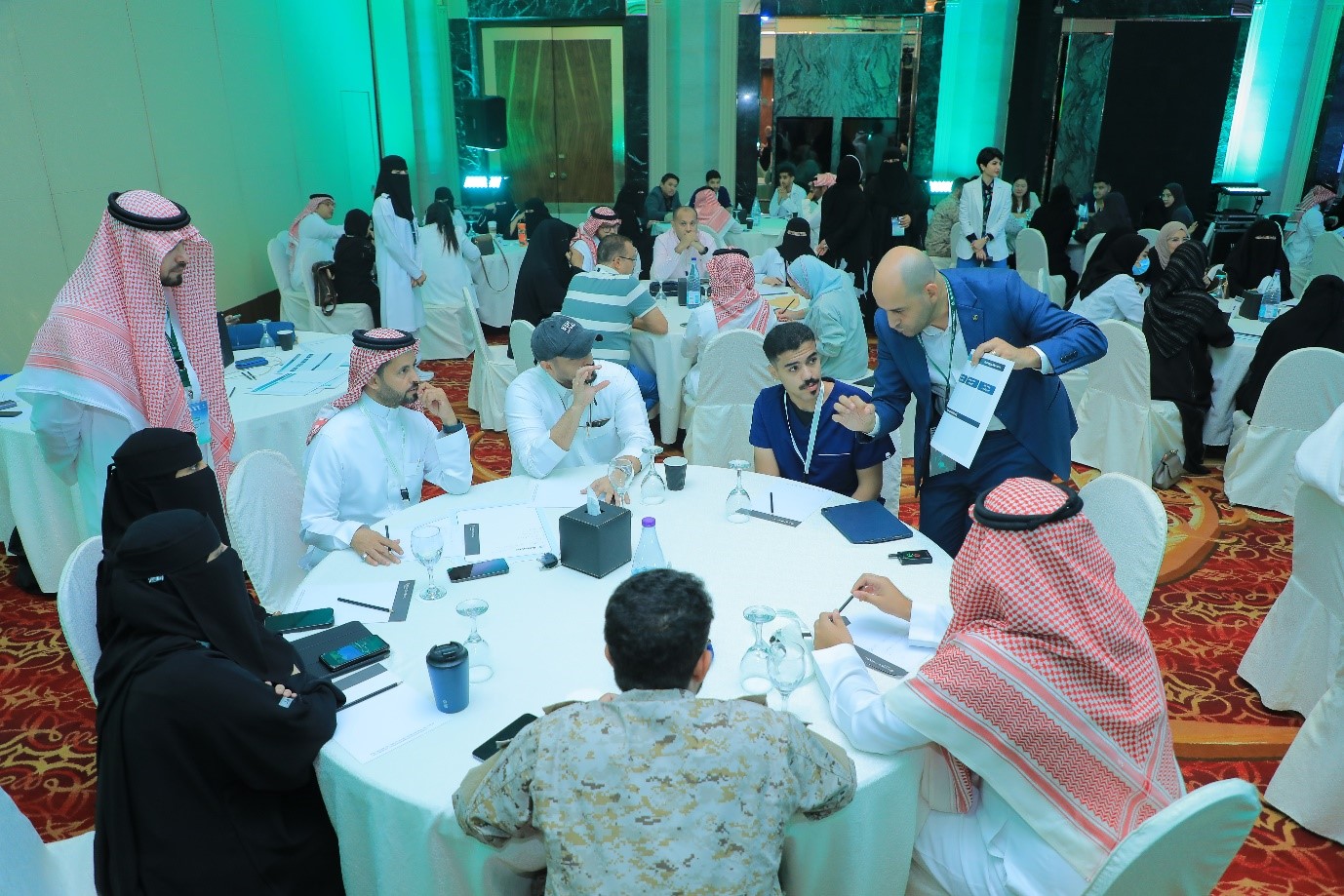 مشاركة طلاب كلية التمريض في الملتقى السنوي الثاني للابتكار والإبداع 2024 للإدارة العامة للخدمات الصحية بوزارة الدفاع