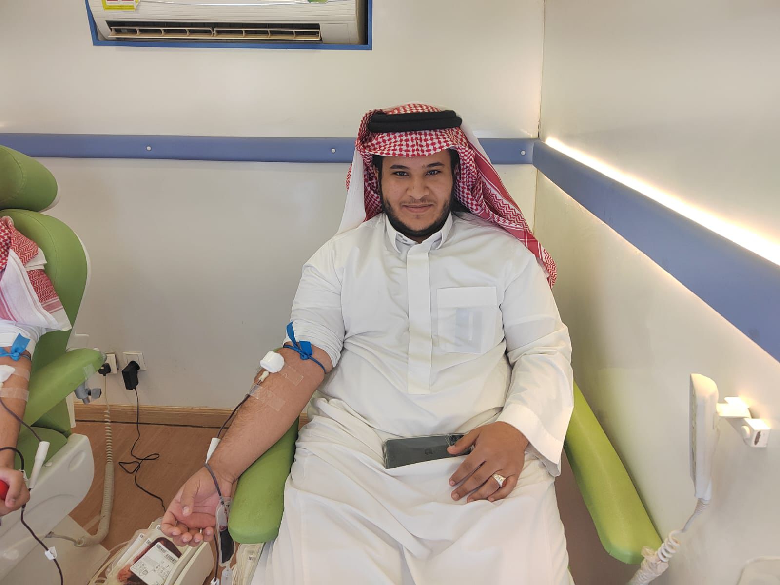 مرصد المسؤولية الاجتماعية يقيم حملة تبرع بالدم في مجمع الكليات الصحية في كلية علوم الحاسب والمعلومات