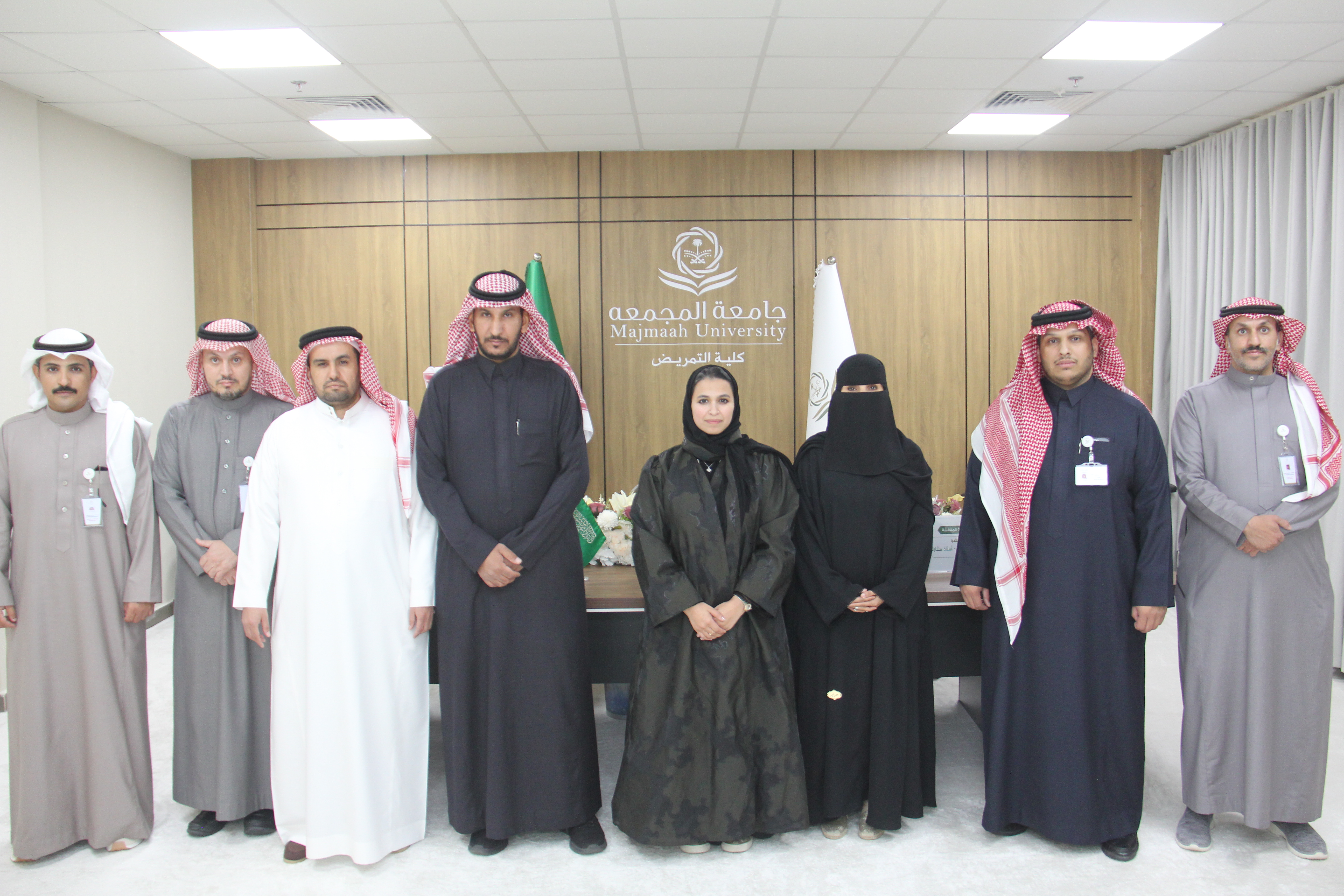 عميد ‫كلية التمريض تفتتح قاعة مناقشات الدراسات العليا والبحث العلمي‬