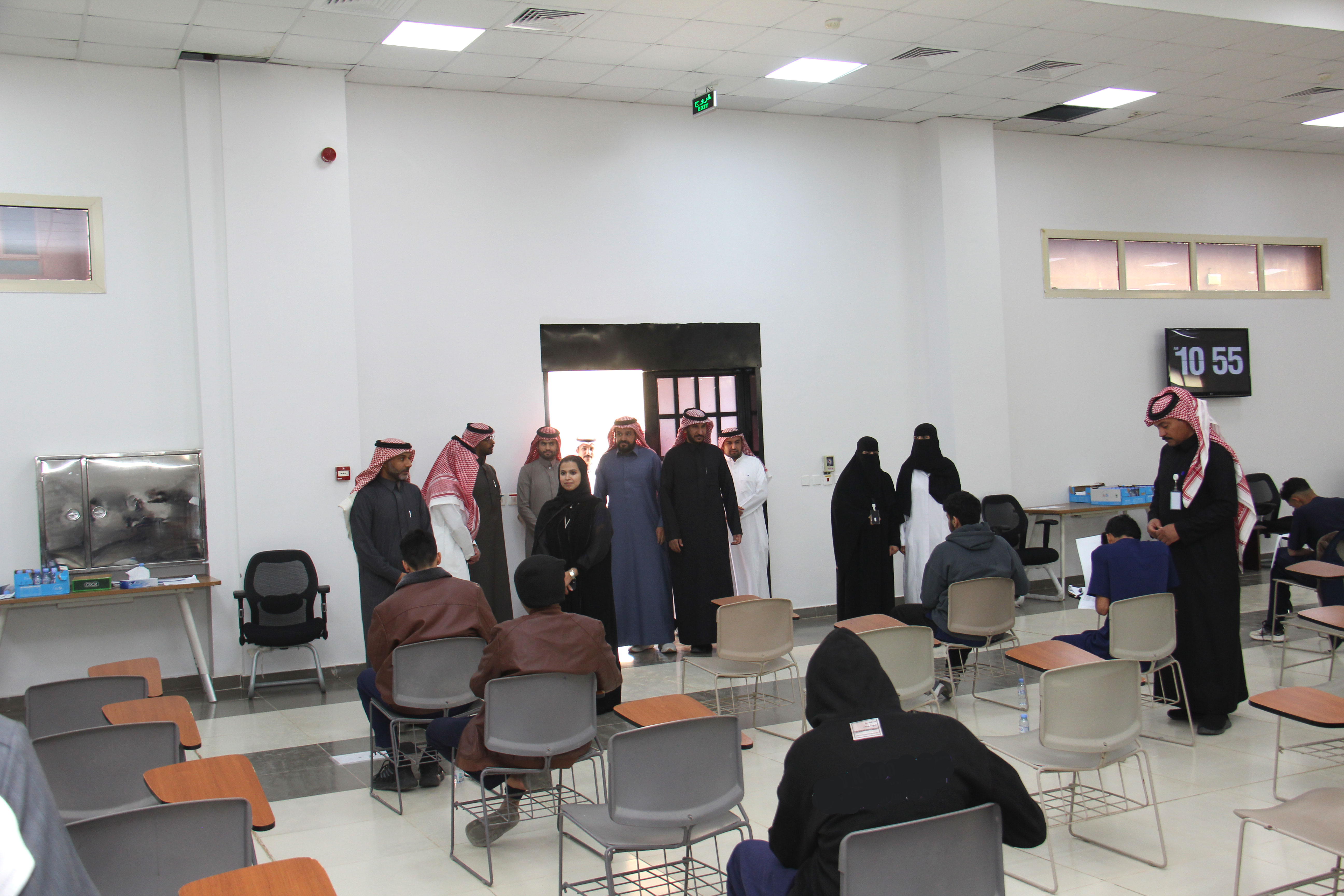 وكيل الجامعة للدراسات العليا والبحث العلمي والمشرف على الكليات الصحية في زيارة تفقدية لكلية التمريض