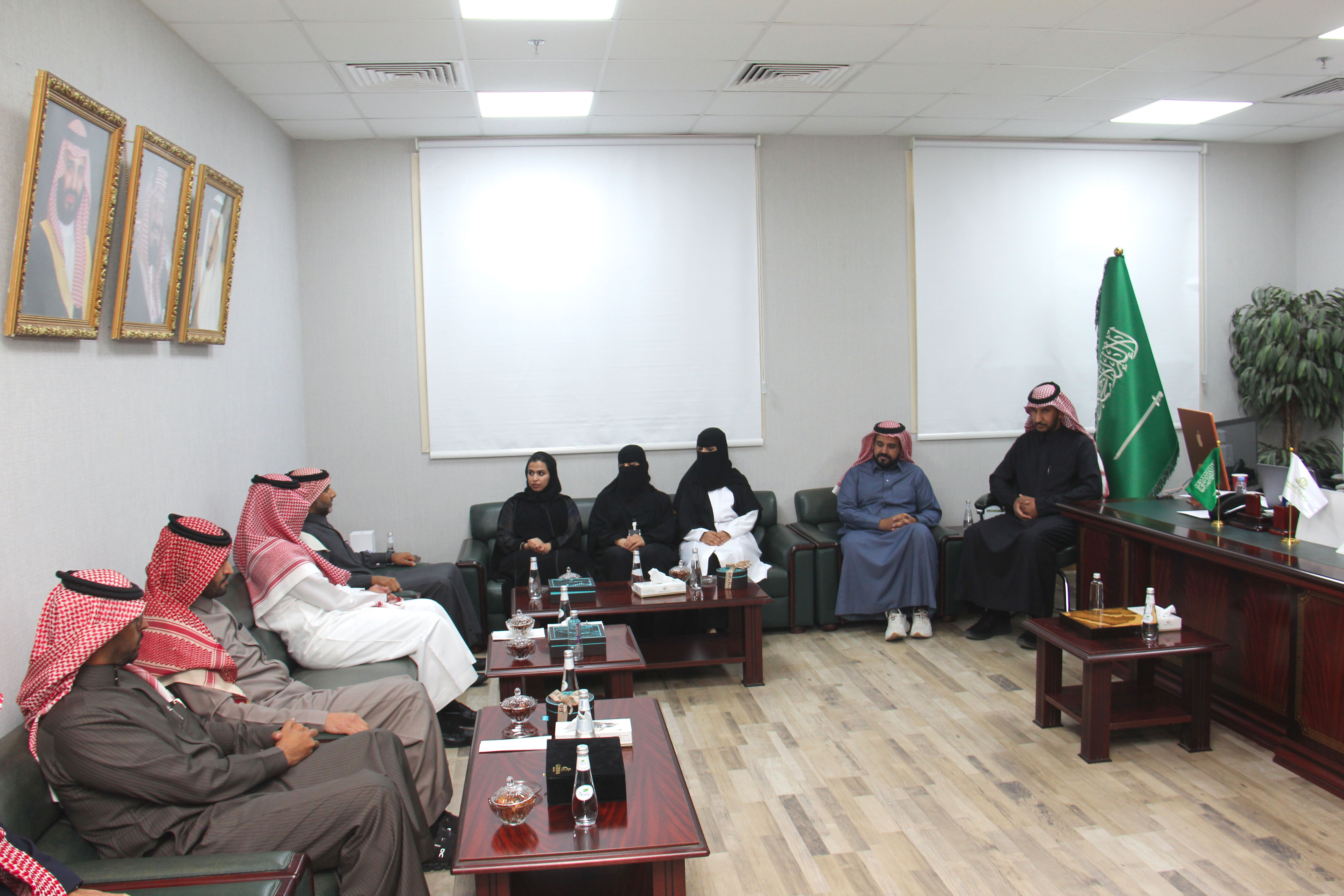 وكيل الجامعة للدراسات العليا والبحث العلمي والمشرف على الكليات الصحية في زيارة تفقدية لكلية التمريض