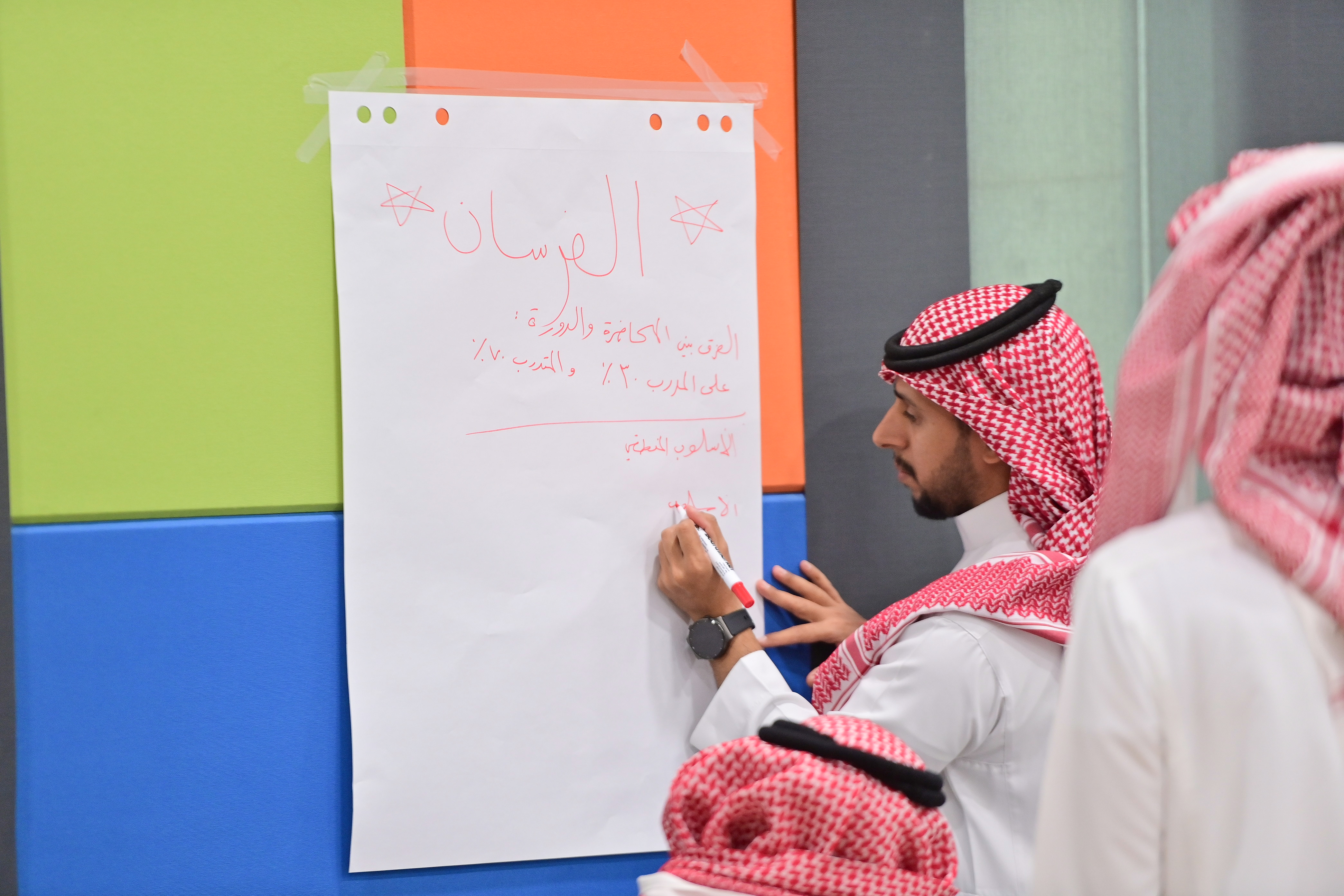 الإعلام وصناعة المحتوى البصري 