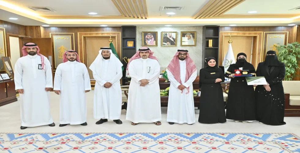 رئيس الجامعة يُكرّم الطلبة المبتكرين و المتميزين محليًا ودوليًا