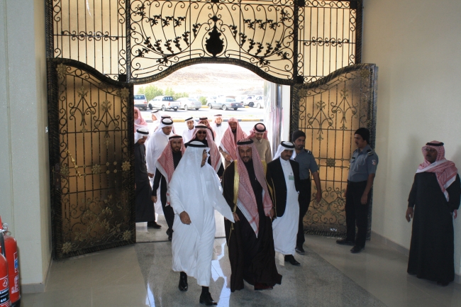أول زيارة تفقدية لمعالي مدير الجامعة لمقر الكليات والعمادات المساندة 