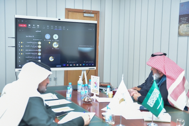 برئاسة وكيل الجامعة للتنمية والاستثمار فريق عمل الجامعة يشارك في ورشة عمل المشاريع وعقود التشغيل وآليه عملها المنفذة (عن بعد) من قبل وزارة التعليم