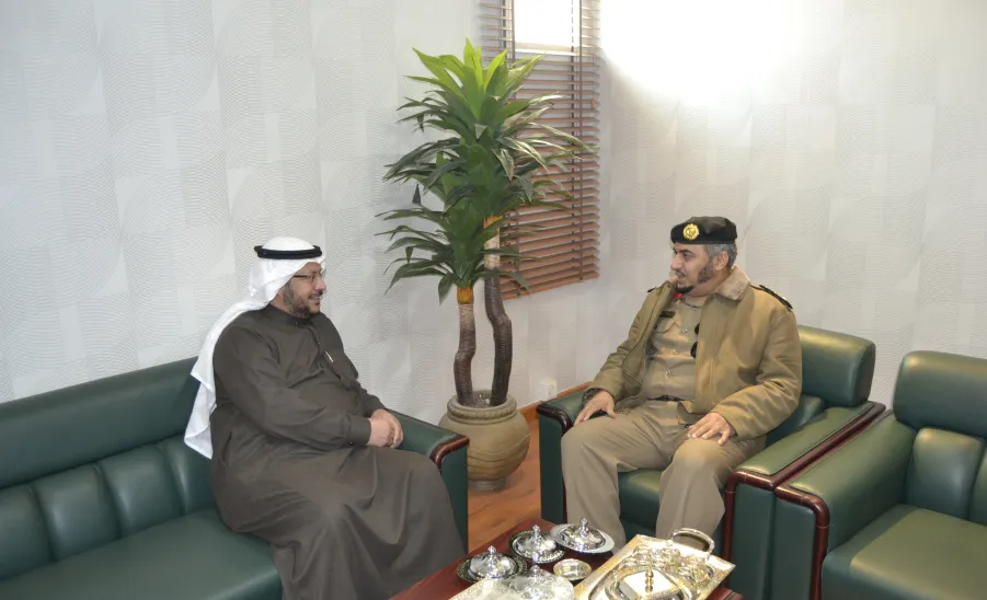 مدير سجن الزلفى يزور الكلية - 