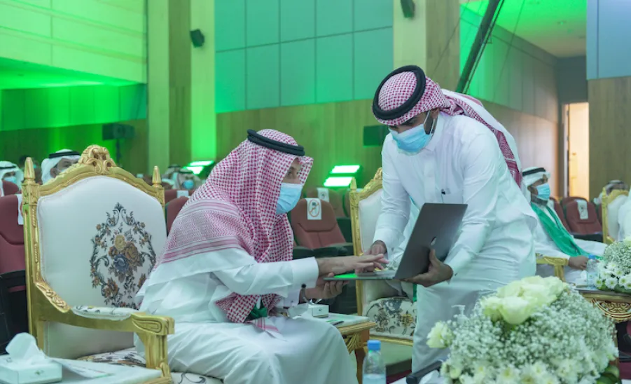 معالي رئيس الجامعة يدشن النسخة الخامسة للبوابة الإلكترونية - IMY0808