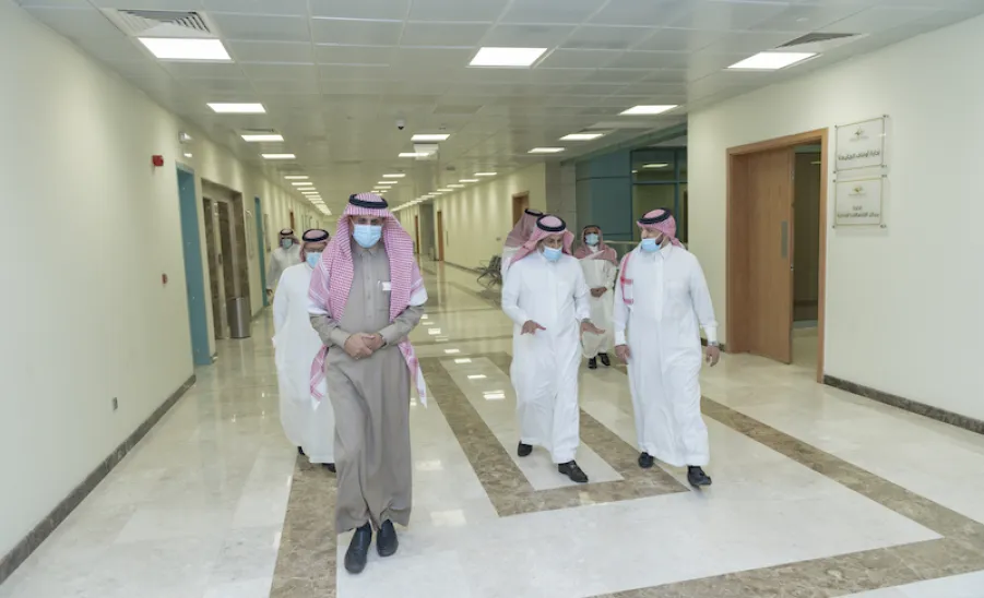 معالي رئيس الجامعة الدكتور خالد بن سعد المقرن يقوم بزيارة للإدارة العامة للشؤون الإدارية والمالية - ]U,M