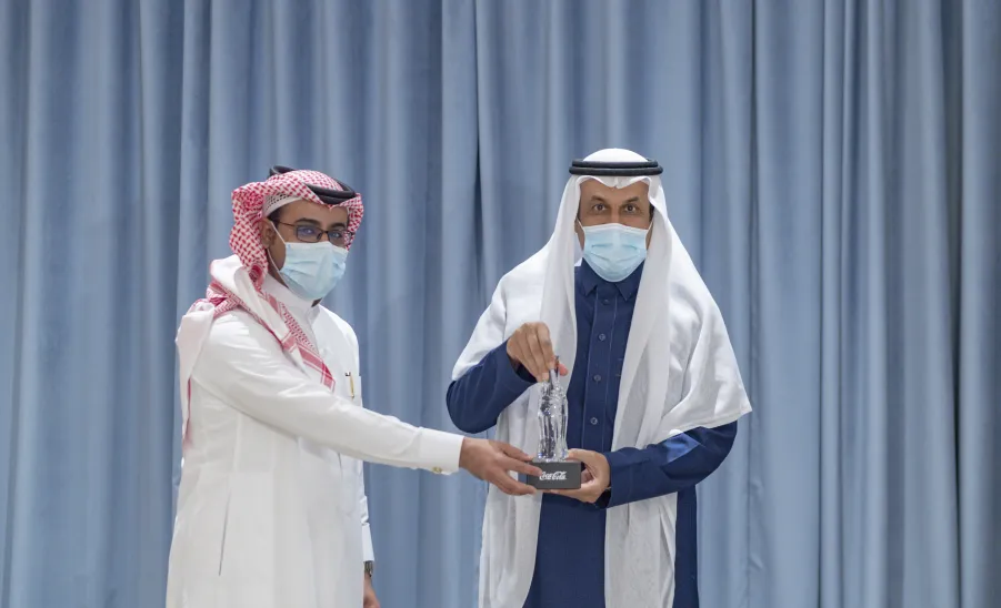 الجامعة توقع اتفاقية تعاون مع شركة كوكاكولا السعودية لتعبئة المرطبات - الجامعة
