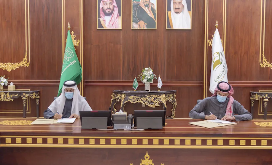 الجامعة توقع مذكرة تفاهم مع شركة سدير فارما بهدف دعم وتدريب الخريجين . - الجامعة