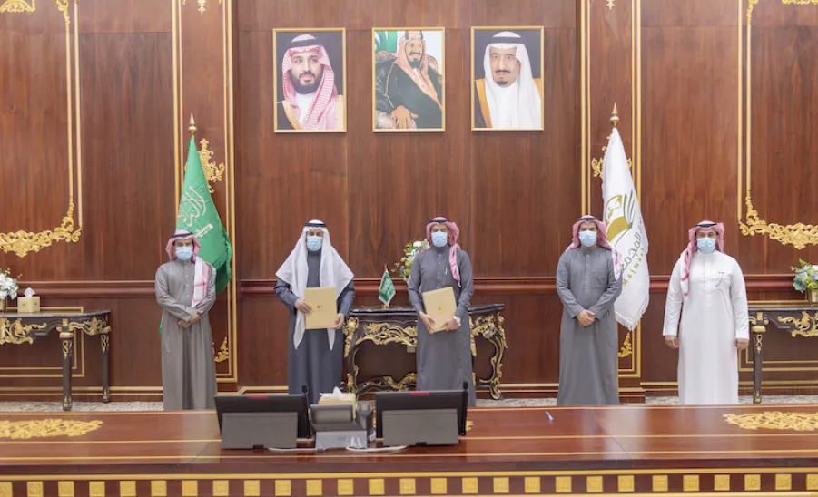 الجامعة توقع مذكرة تفاهم مع شركة سدير فارما بهدف دعم وتدريب الخريجين . - الجامعة