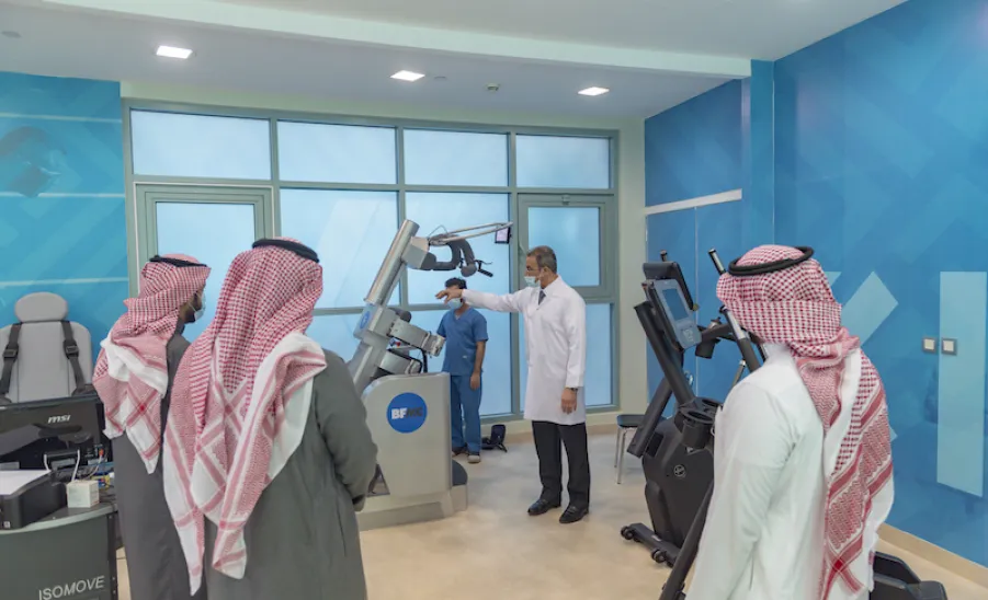 الجامعة توقع مذكرة تفاهم مع شركة سدير فارما بهدف دعم وتدريب الخريجين . - الجامعة