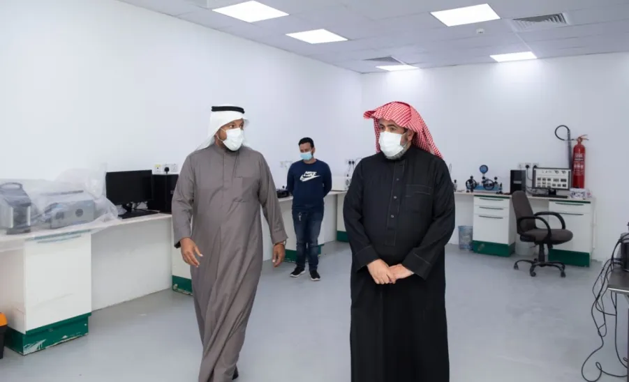 وكيل الجامعة يتابع اعمال جاهزية مختبر الفحص والمعايرة للتدقيق الخارجي للاعتماد الخليجي - وكيل الجامعة يتابع اعمال جاهزية مختبر الفحص والمعايرة 