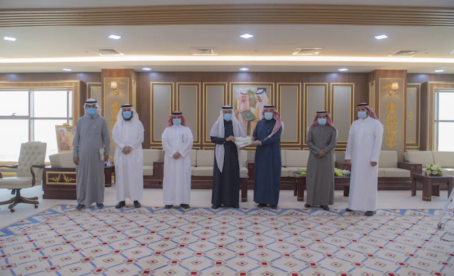 قيادات كلية التربية يستعرضون عدد من المبادرات النوعية والمجتمعية - ]U,M