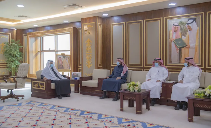 قيادات كلية التربية يستعرضون عدد من المبادرات النوعية والمجتمعية - ]U,M