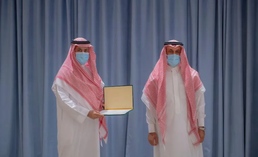 مكتب إدارة المشاريع يحقق جائزة التميز  - جائزة التميز 
