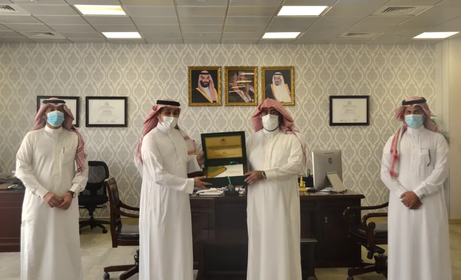 وكيل الجامعة يطلع على تقرير إنجازات عمادة تقنية المعلومات - وكيل الجامعة يطلع على تقرير إنجازات عمادة تقنية المعلومات