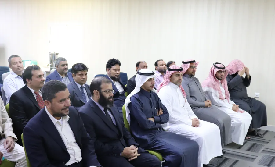 كلية علوم الحاسب والمعلومات CCIS منسوبيها من أعضاء هيئة التدريس الذين حققوا التميز في مجاليالتدريس والبحث العلمي، والتميز في مجال العمل الإداري من الهيئة الإدارية -  1