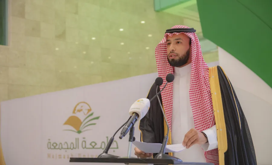 برعاية صاحب السمو الملكي الأمير فيصل بن بندر أمير منطقة الرياض : الجامعة تقيم حفل تخريج الدفعة الحادية عشرة والثانية عشرة من طلابها -  الجامعة