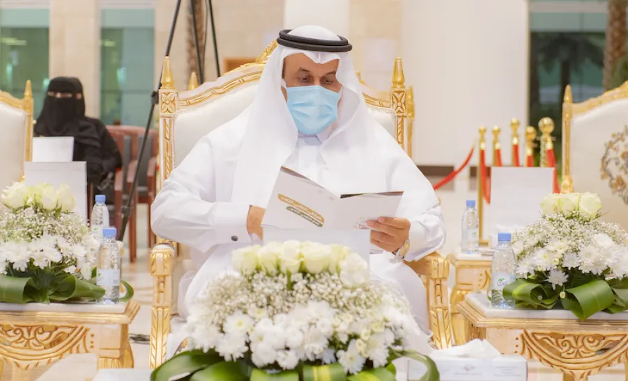 معالي رئيس الجامعة يكرم الفائزين في الملتقى الطلابي الثالث  - الجامعة